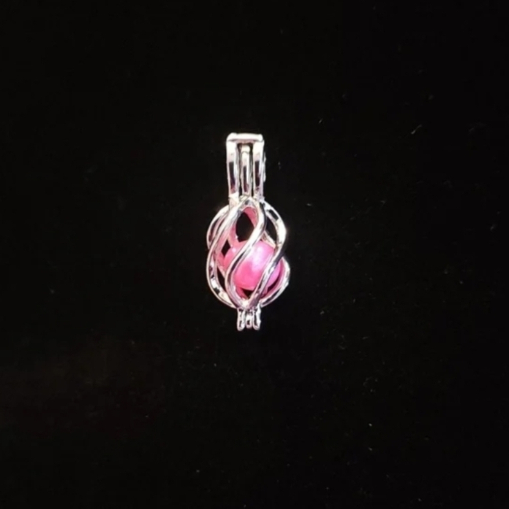 FRESH WATER PEARL With SILVER PINNEAPLE Pendant, Open close